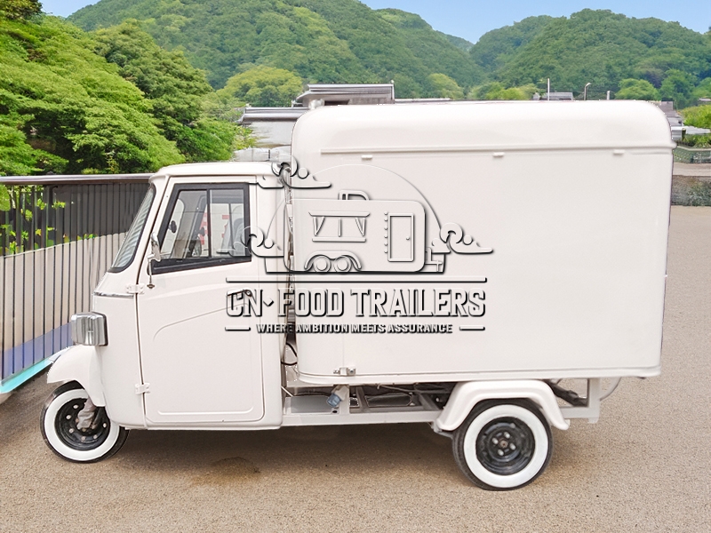 White Lifting Piaggio Food Trailer for Hot Dog