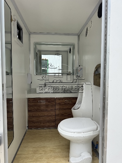 2 Toilet Trailer Portable Restroom Trailer Mobile Bathroom Trailer for Adults