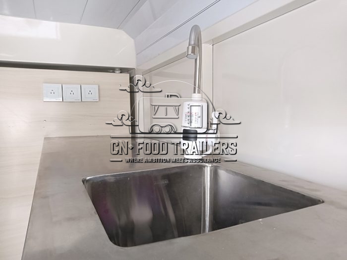 White Lifting Piaggio Food Trailer for Hot Dog