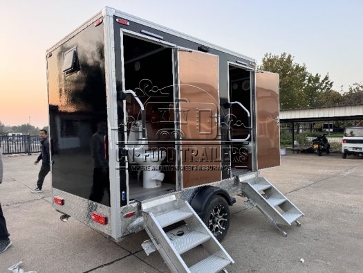 2 Station Black Toilet Trailer Luxury Portable Restroom Trailer