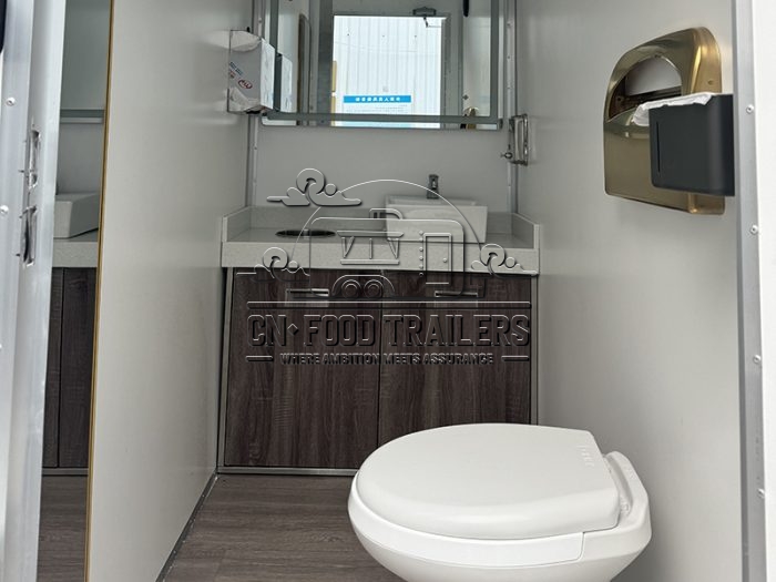 3-Station Toilet Trailer Luxury Restroom Trailer for Camping and Traveling