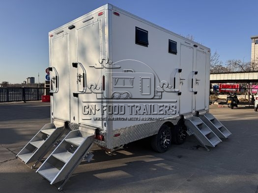4 Station White Toilet Trailer Portable Restroom Trailer for Sale