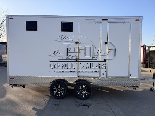 4 Station White Toilet Trailer Portable Restroom Trailer for Sale