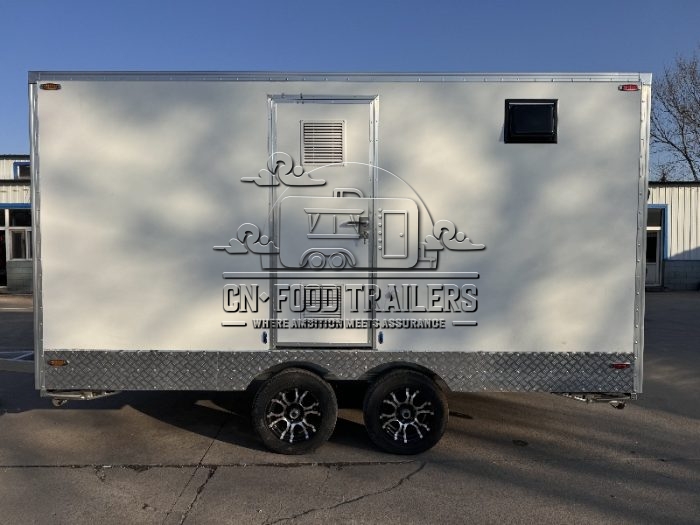 4 Station White Toilet Trailer Portable Restroom Trailer for Sale